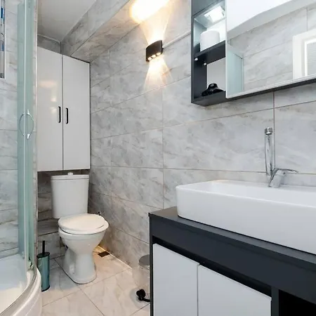 Spacious 3-bedroom Estambul